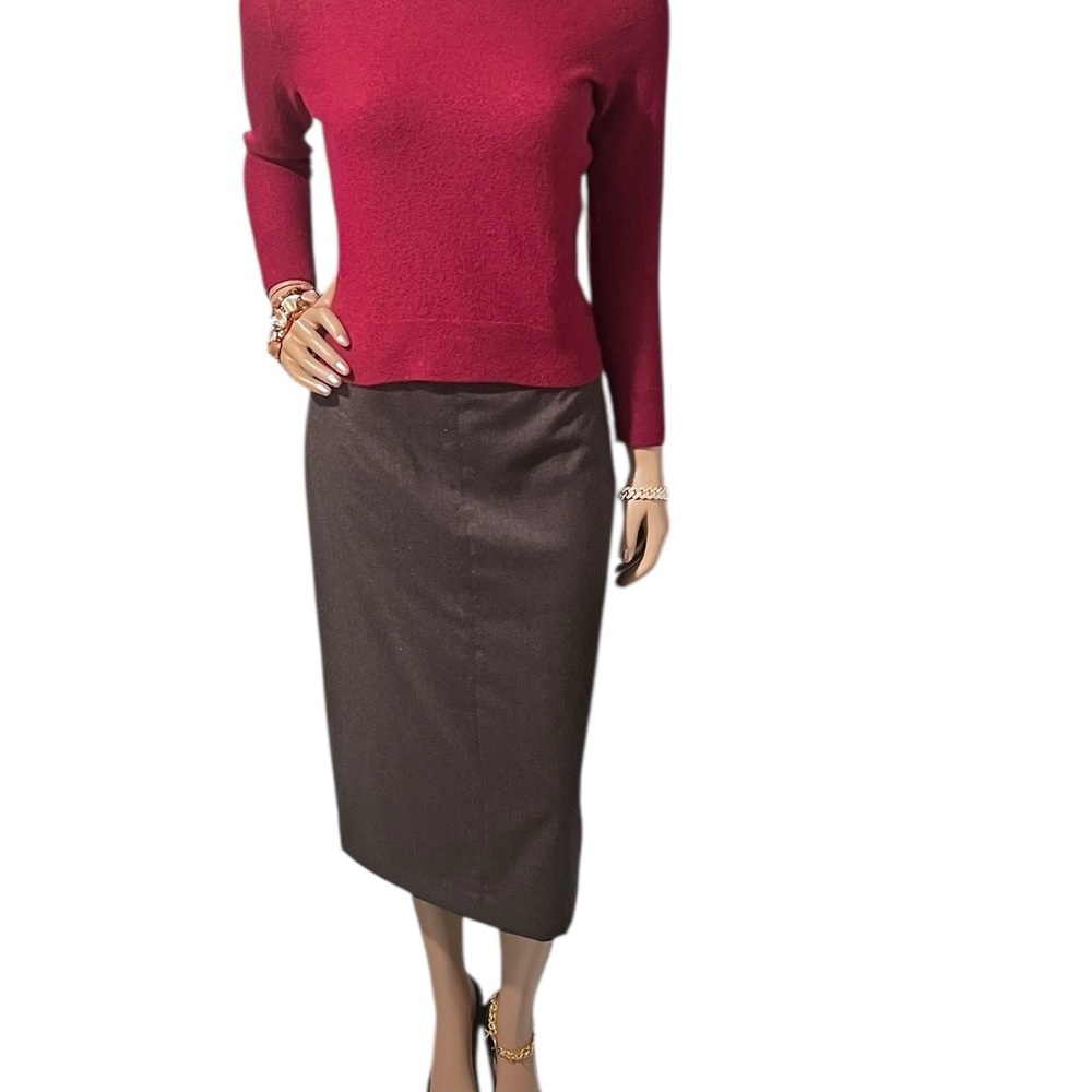 Chic Brown Pencil Skirt and a Banana Republic knit Sweater. Y2K Trending☑️ - Picture 12 of 15